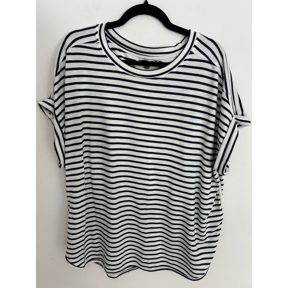 Cupio Woman Striped Cuffed Sleeve Top Navy White 1X Plus Size Knit Tee